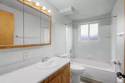 Bath - 626 S 400 E #A-B, Payson, UT 84651 photo 1 of 1