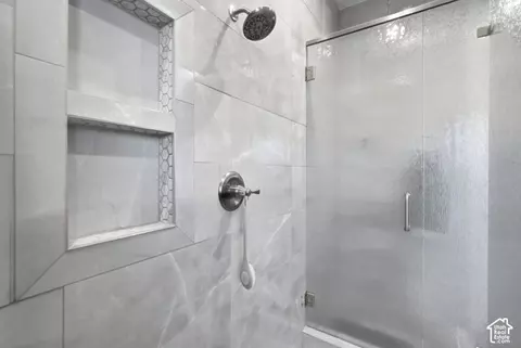 Bath - 548 E Brook Ln, Manila, UT 84046 photo 3 of 14