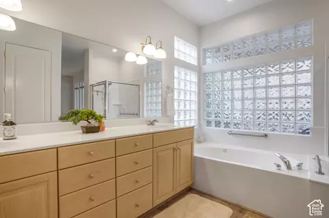 Bath - 23 N Shadow Dr, Washington, UT 84780 photo 2 of 4