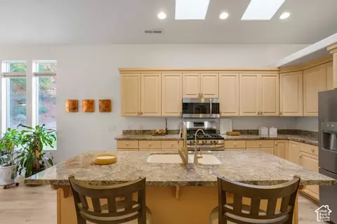Kitchen - 23 N Shadow Dr, Washington, UT 84780 photo 5 of 5