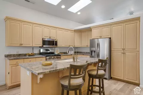 Kitchen - 23 N Shadow Dr, Washington, UT 84780 photo 2 of 5