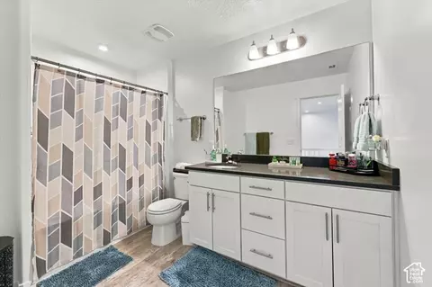 Bath - 7939 N Seattle Slew Rd, Eagle Mountain, UT 84005 photo 3 of 6