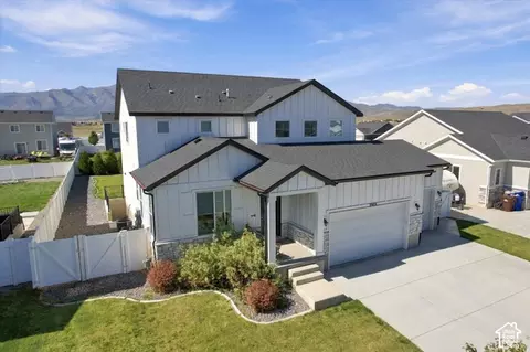 Exterior - 7939 N Seattle Slew Rd, Eagle Mountain, UT 84005 photo 3 of 10