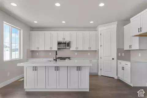 Kitchen - 6759 N Desert Crk, Eagle Mountain, UT 84005 photo 1 of 2