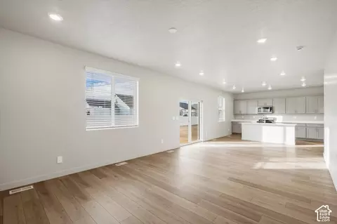 Living - 918 E Cody St #6117, Eagle Mountain, UT 84005 photo 6 of 7