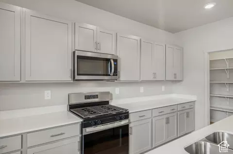 Kitchen - 918 E Cody St #6117, Eagle Mountain, UT 84005 photo 5 of 6