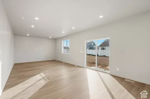 Living - 918 E Cody St #6117, Eagle Mountain, UT 84005 photo 5 of 7