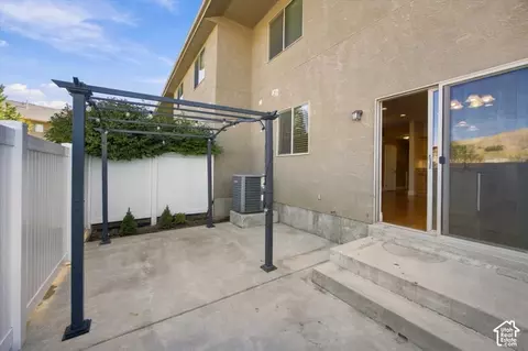 Exterior - 221 E 700 N, Smithfield, UT 84335 photo 5 of 9