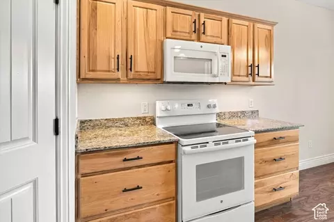 Kitchen - 221 E 700 N, Smithfield, UT 84335 photo 3 of 4