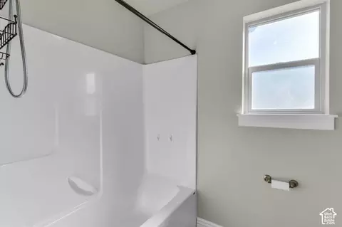 Bath - 4689 N Conestoga Way, Eagle Mountain, UT 84005 photo 4 of 4