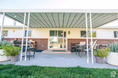 Exterior - 2108 S Main St, Clearfield, UT 84015 photo 5 of 14