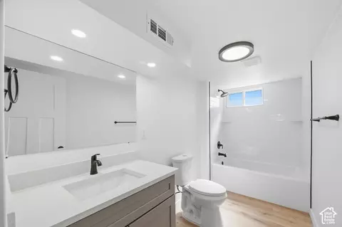Bath - 279 E 4525 S, Ogden, UT 84405 photo 2 of 2