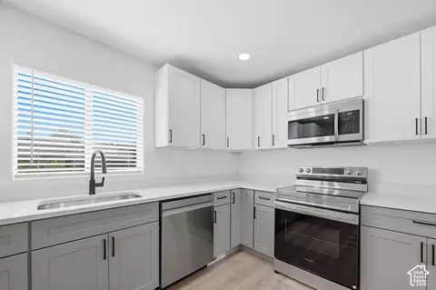 Kitchen - 279 E 4525 S, Ogden, UT 84405 photo 2 of 2