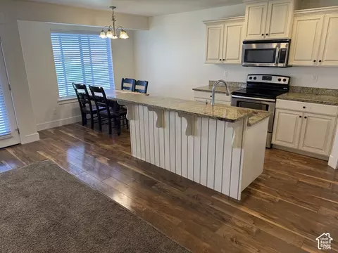 Kitchen - 591 N 150 E, Salem, UT 84653 photo 2 of 3