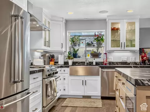 Kitchen - 2505 E Robidoux Rd, Sandy, UT 84093 photo 1 of 7