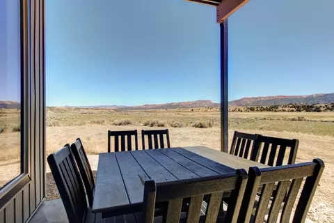 Exterior - 152 E Carols Ln, Hatch, UT 84735 photo 3 of 5
