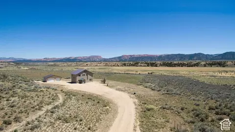 Exterior - 152 E Carols Ln, Hatch, UT 84735 photo 2 of 5