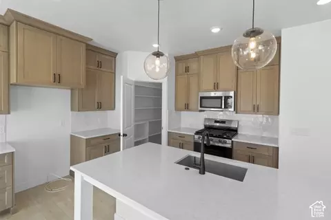 Kitchen - 658 N 200 E #516, Providence, UT 84332 photo 2 of 2