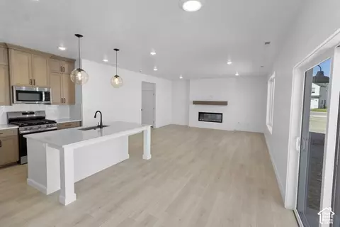 Living - 658 N 200 E #516, Providence, UT 84332 photo 2 of 2
