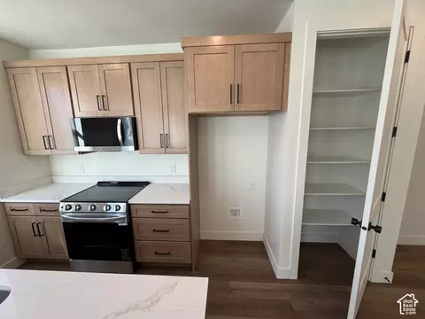 Kitchen - 652 E Garden Grove Dr #335, Eagle Mountain, UT 84005 photo 2 of 2