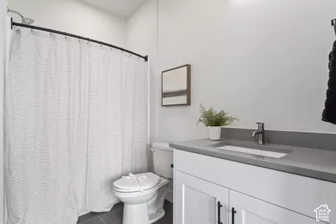 Bath - 32 W 400 S, Bountiful, UT 84010 photo 4 of 4