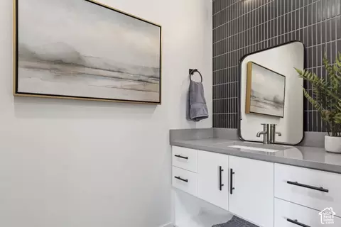 Bath - 32 W 400 S, Bountiful, UT 84010 photo 1 of 4
