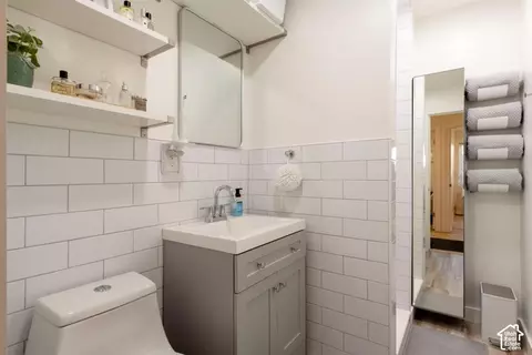Bath - 4058 S 1045 E, Millcreek, UT 84124 photo 1 of 3