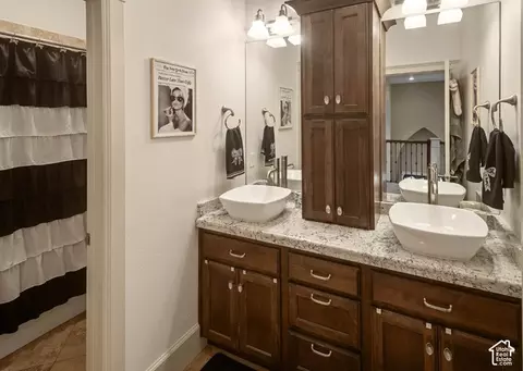 Bath - 2068 S 140 W, Orem, UT 84058 photo 2 of 4