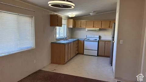 Kitchen - 4324 E Cub Rd, Preston, ID 83263 photo 2 of 2