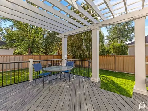 Exterior - 12072 S Nicklaus Rd, Sandy, UT 84092 photo 4 of 13