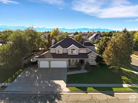 View/Area - 12072 S Nicklaus Rd, Sandy, UT 84092 photo 2 of 8