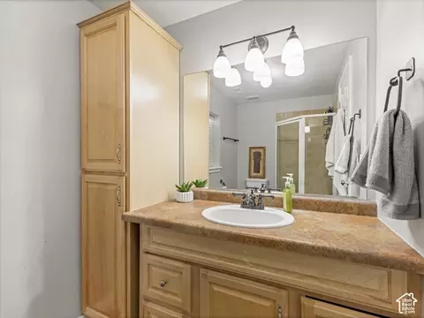 Bath - 12072 S Nicklaus Rd, Sandy, UT 84092 photo 5 of 5