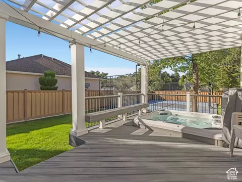 Exterior - 12072 S Nicklaus Rd, Sandy, UT 84092 photo 3 of 13