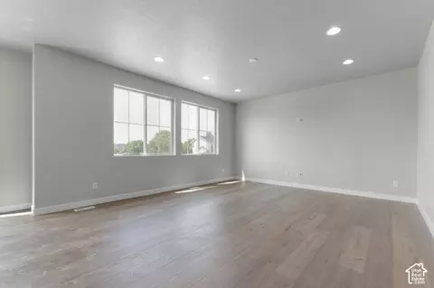 Living - 1283 W 2375 S, Syracuse, UT 84075 photo 2 of 3