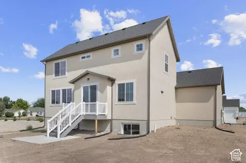 Exterior - 1283 W 2375 S, Syracuse, UT 84075 photo 3 of 4