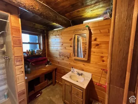 Bath - 8540 E Soldier Ln #3, Daniel, UT 84032 photo 1 of 3