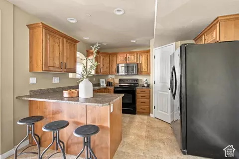 Kitchen - 3561 E Rock Creek Rd N #6, Eagle Mountain, UT 84005 photo 1 of 2