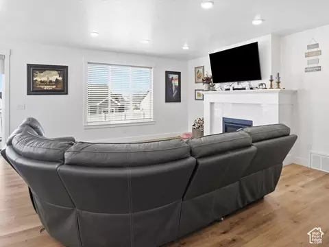 Living - 641 S 380 E, Smithfield, UT 84335 photo 1 of 5