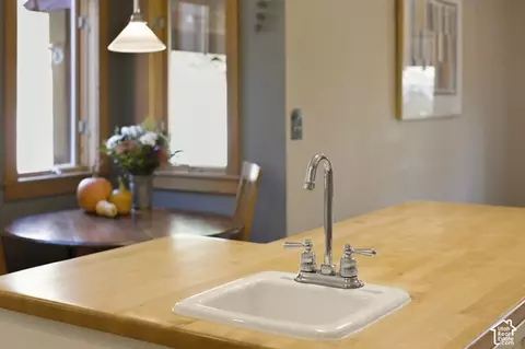 Kitchen - 725 Canyon Rd, Smithfield, UT 84335 photo 8 of 8