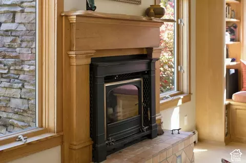 Living - 725 Canyon Rd, Smithfield, UT 84335 photo 5 of 7