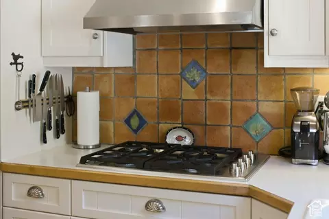 Kitchen - 725 Canyon Rd, Smithfield, UT 84335 photo 7 of 8