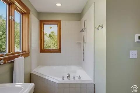 Bath - 725 Canyon Rd, Smithfield, UT 84335 photo 5 of 7