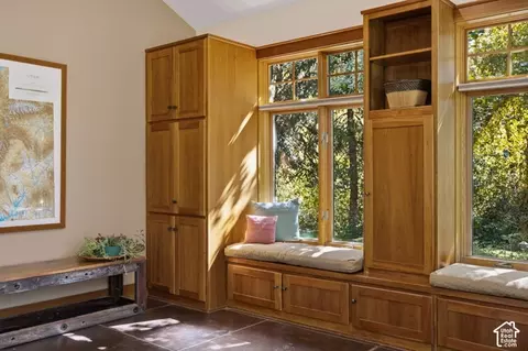 Entry Way - 725 Canyon Rd, Smithfield, UT 84335 photo 4 of 8