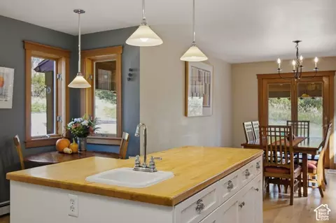 Kitchen - 725 Canyon Rd, Smithfield, UT 84335 photo 4 of 8