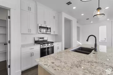 Kitchen - 569 N 550 W, Smithfield, UT 84335 photo 2 of 3