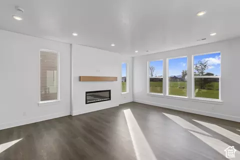 Living - 569 N 550 W, Smithfield, UT 84335 photo 1 of 2