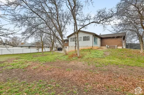 Exterior - 1450 E Gordon Ave, Layton, UT 84040 photo 2 of 5