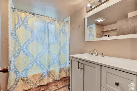 Bath - 1450 E Gordon Ave, Layton, UT 84040 photo 1 of 1