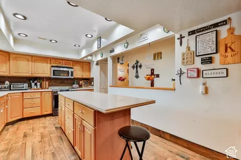 Kitchen - 1450 E Gordon Ave, Layton, UT 84040 photo 2 of 2