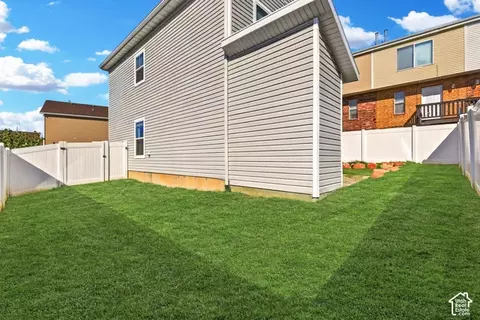 Exterior - 491 W Sunset Pt N, Sunset, UT 84015 photo 3 of 4